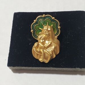 Vintage 90s  AVON Goldtone Green Enamel Madonna And Child Religious Pin